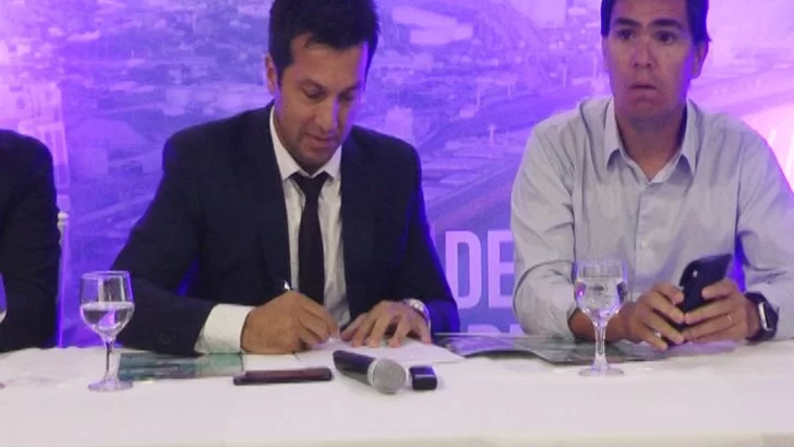 Se firmó el convenio para el dragado de Puerto Quequén