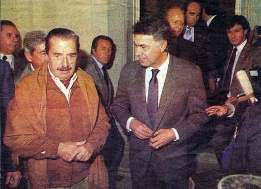 El día que quisieron matar a Alfonsín: la falla en el revólver que salvó la vida del expresidente