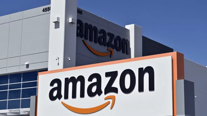 Amazon ofrece un incentivo de 1.168 euros para atraer personal en el Reino Unido