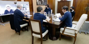 Kicillof convocó a los intendentes bonaerenses para analizar nuevas medidas sanitarias