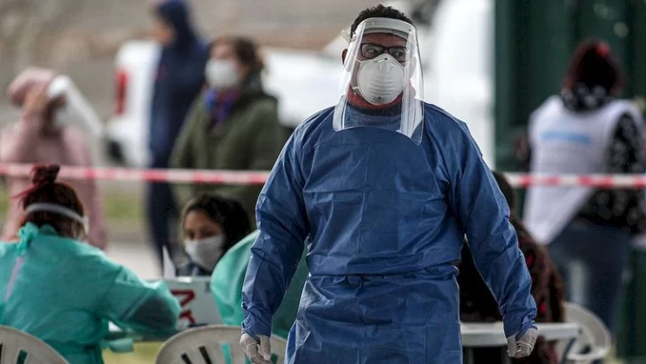 Coronavirus: suman 756 los muertos y 27.373 contagios en el país