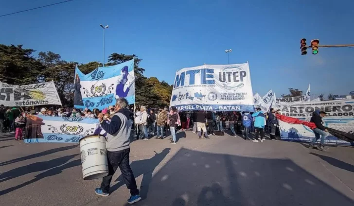 Corte en ruta la 88 por una protesta de movimientos sociales