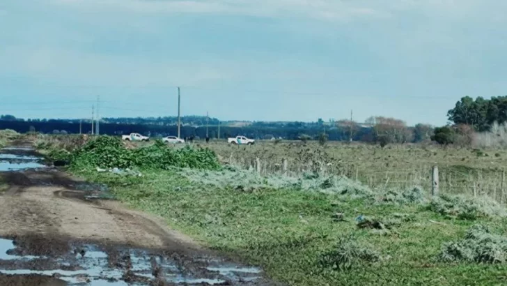 Empleado rural disparó a una mujer y un joven que cruzaban ganado por el campo