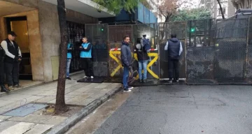 Vallaron el edificio de Cristina Kirchner para evitar concentraciones