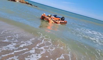 Rescataron a un kayakista al que se le dio vuelta la embarcación