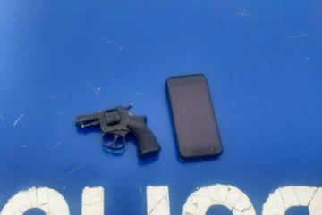 Lo habían liberado hace poco y paseaba con un revolver por la vía pública