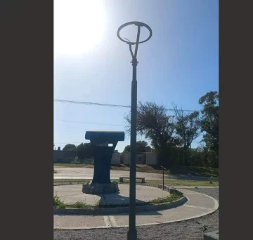 Destrozos y robos en el monumento al ARA San Juan