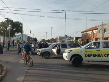 Motociclista hospitalizado tras ser embestido por una camioneta