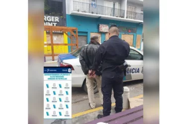 Propietario de supermercado chino atrapó a un sujeto que le robó mercadería