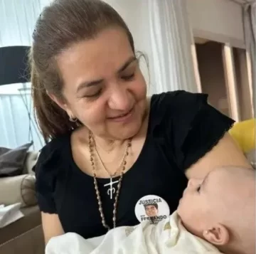 La emotiva foto de la mamá de Fernando Báez Sosa con la beba de Burlando
