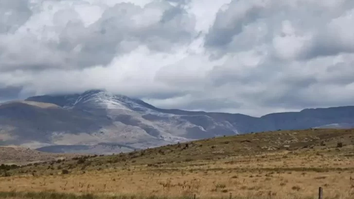 Ola de frío en el país: nevó en Sierra de la Ventana
