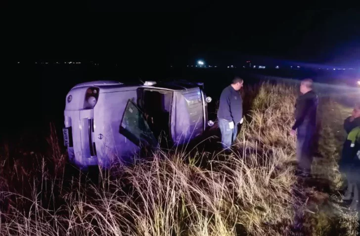 Tenía 2,15 de alcohol y volcó con su camioneta en Ruta 51