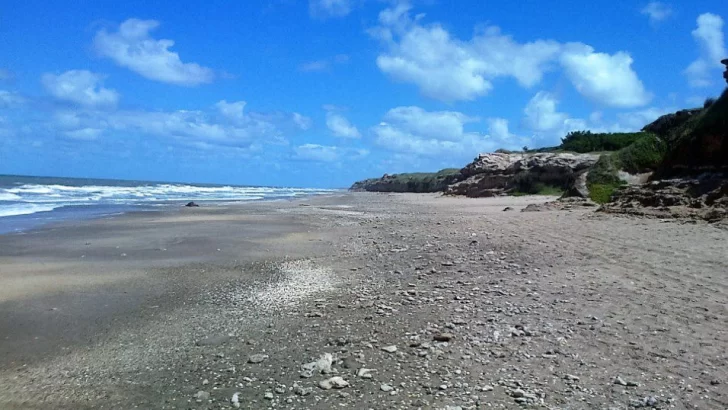 Encuentran un cadáver decapitado en una playa entre Mar del Sud y Centinela del Mar