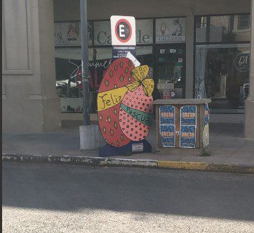 El centro se empezó a teñir de Pascua