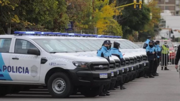 El Ministerio de Seguridad recluta civiles para manejar patrulleros