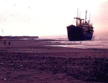 Hace 40 años se producía el naufragio del Caribea, “el barco fantasma”, en las costas de Quequén