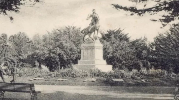Hace 113 años se colocaba la piedra fundamental del Monumento al General Necochea
