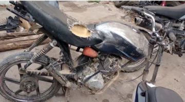 Hallan dos motos robadas abandonadas en la vía pública