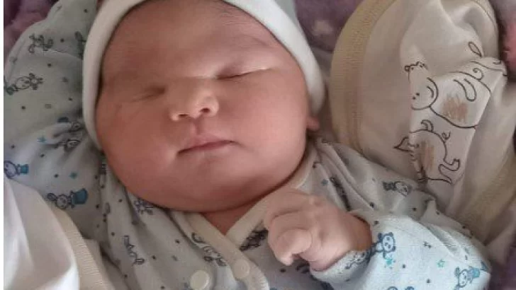 Nació un super bebé de 5 kilos en el hospital Ferreyra