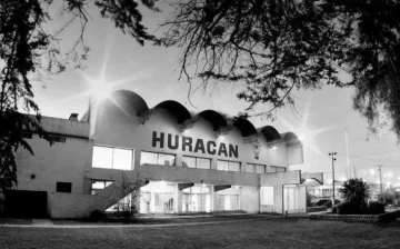 Celebra hoy sus 104 años el querido Club Huracán de Necochea
