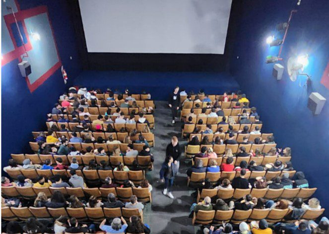 Se estrenó Oppenheimer a sala llena en el cine Ocean