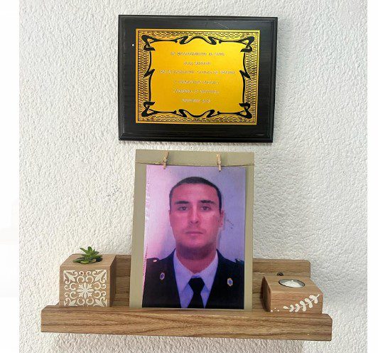 Homenaje en la Comisaría Tercera al Sargento Juan Serrano