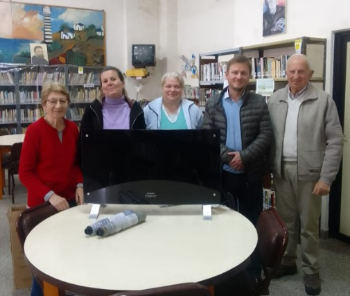 Necochea Entretenimientos agasaja a las bibliotecas en su día