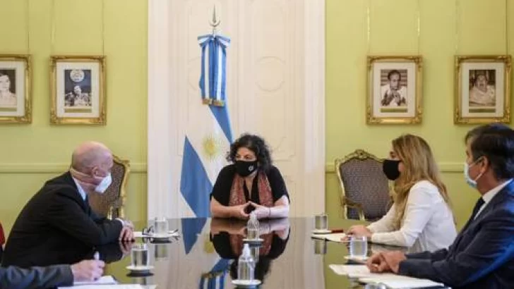 Vizzotti abrió diálogo con China e Israel para producir vacunas en la Argentina