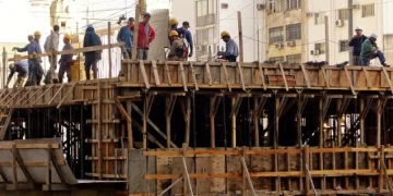 Constructores en estado de emergencia por falta de pago y pérdida de puestos de trabajo