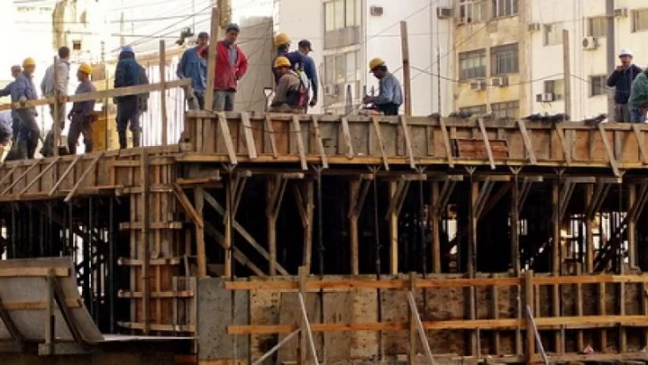Constructores en estado de emergencia por falta de pago y pérdida de puestos de trabajo