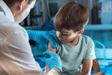 Kicillof anunció la vacunación libre para mayores de 3 años
