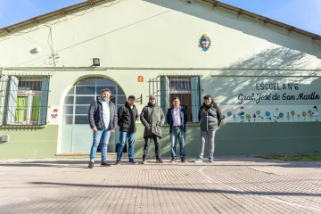 Trabajadores de Potenciar Trabajo pintaron la escuela primaria 6