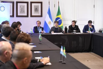 Kicillof encabeza una misión comercial en Brasil