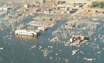 El pueblo “fantasma” que quedó sumergido bajo el agua y es objeto de culto de los fotógrafos