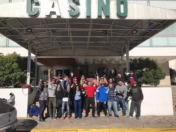 Alegría de los trabajadores del Casino ante la determinación de no cerrar la sala