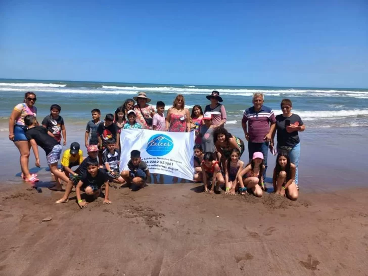 Alumnos de una escuela de Santiago del Estero conocieron hoy nuestro mar