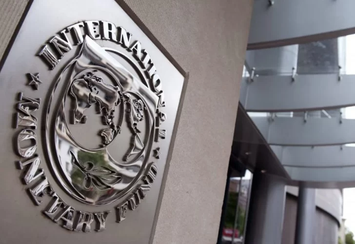 El FMI exige un mayor ajuste en salarios públicos y jubilaciones, y más suba de tarifas