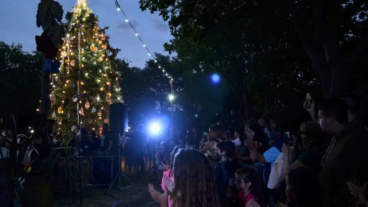 El jueves se enciende el árbol de Navidad de la plaza Dardo Rocha