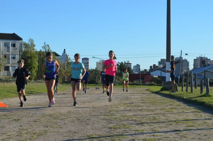 La escuela de mini atletismo e iniciación retoma sus clases este miércoles