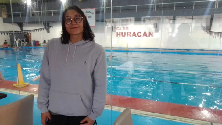Guadalupe Angiolini ya está en Buenos Aires para afrontar el Sudamericano Juvenil de natación
