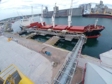 Se realizó el primer embarque en la nueva terminal de fertilizantes de Puerto Quequén