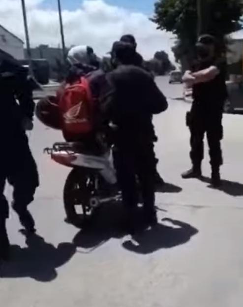 Desafectaron a los policías que agredieron a un joven en un operativo en Quequén