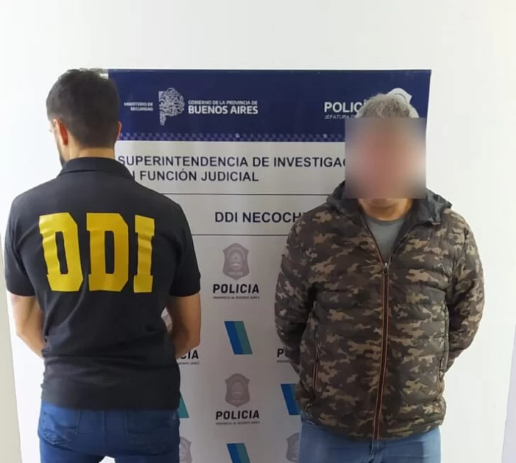 Amenazaba a una pareja enviándoles fotos con armas de fuego