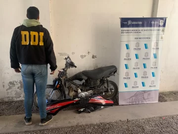 Secuestran en la vía pública dos motos con pedido de secuestro