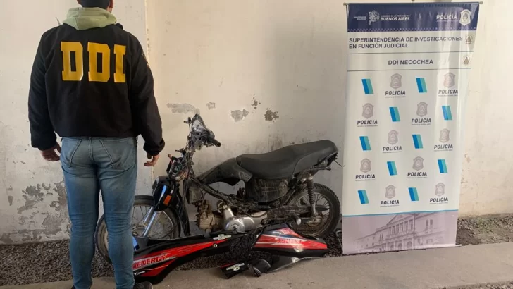 Secuestran en la vía pública dos motos con pedido de secuestro