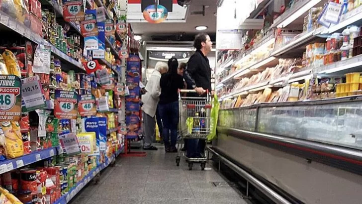 Las ventas en supermercados bajaron un 14,5% en marzo