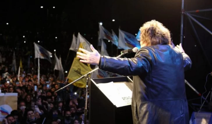 Milei lanzó su campaña presidencial en el conurbano: “Nosotros contra todos”