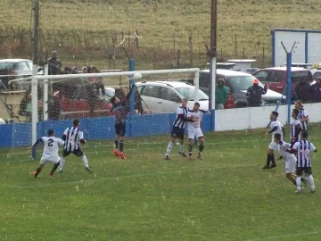 Empates en los adelantos del fútbol local