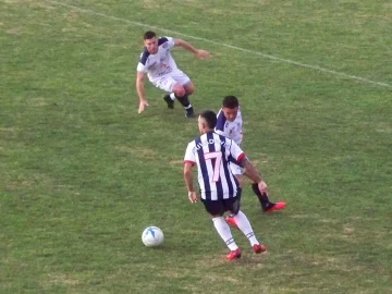 Independiente SC goleó a Mataderos y Newbery a Rivadavia
