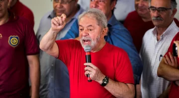 Lula recuperó la libertad y llamó “mentiroso” a Bolsonaro